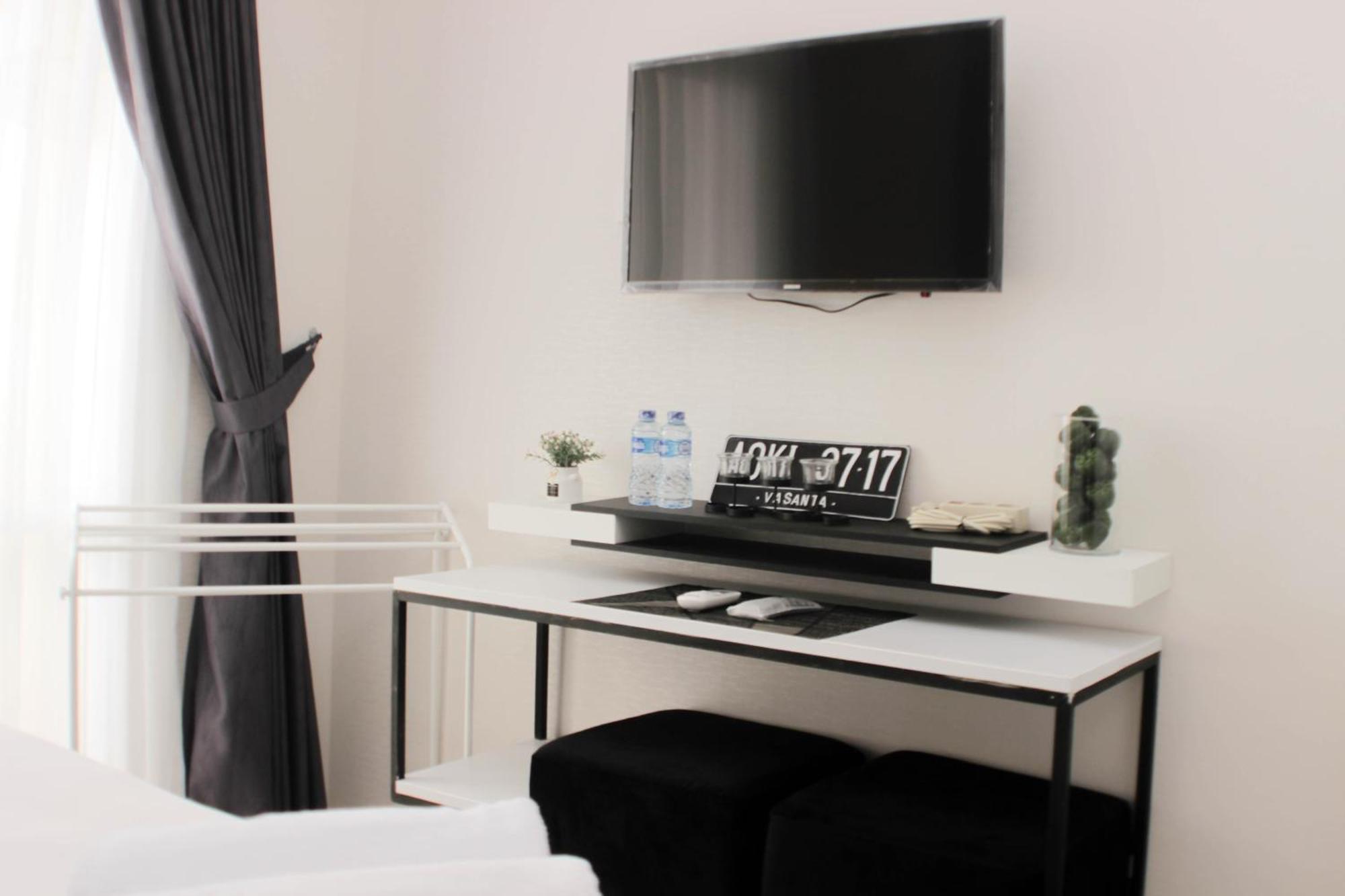 Cozy And Tranquil At Vasanta Innopark By Travelio Apartemen Bekasi